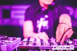IMG_0026-1009-DeNoiseAI-low-light-1007.webp
